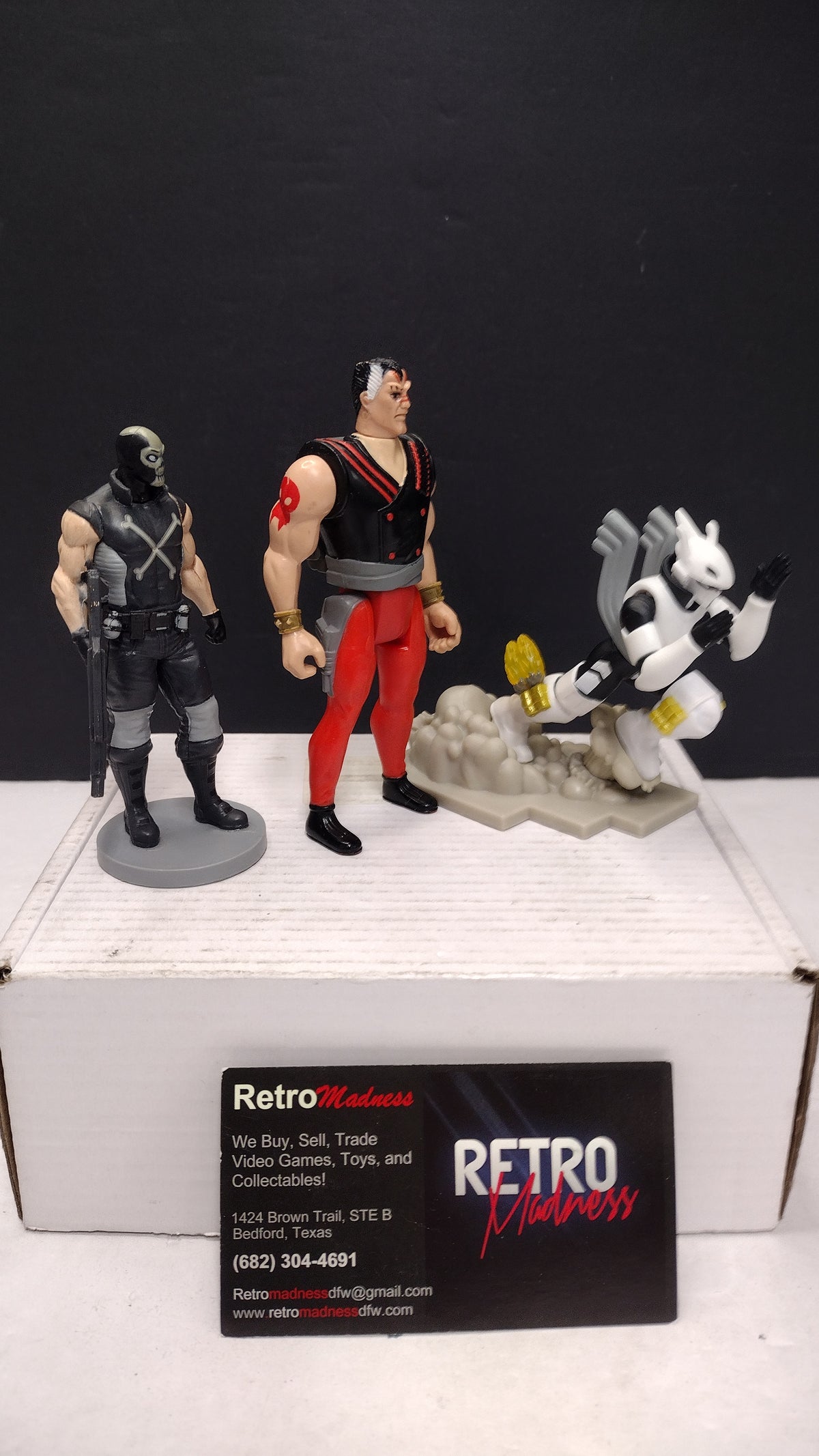 Lot of 3 Vintage Figures Marvel Crossbones- Robocop Headhunter- Tenya Iida