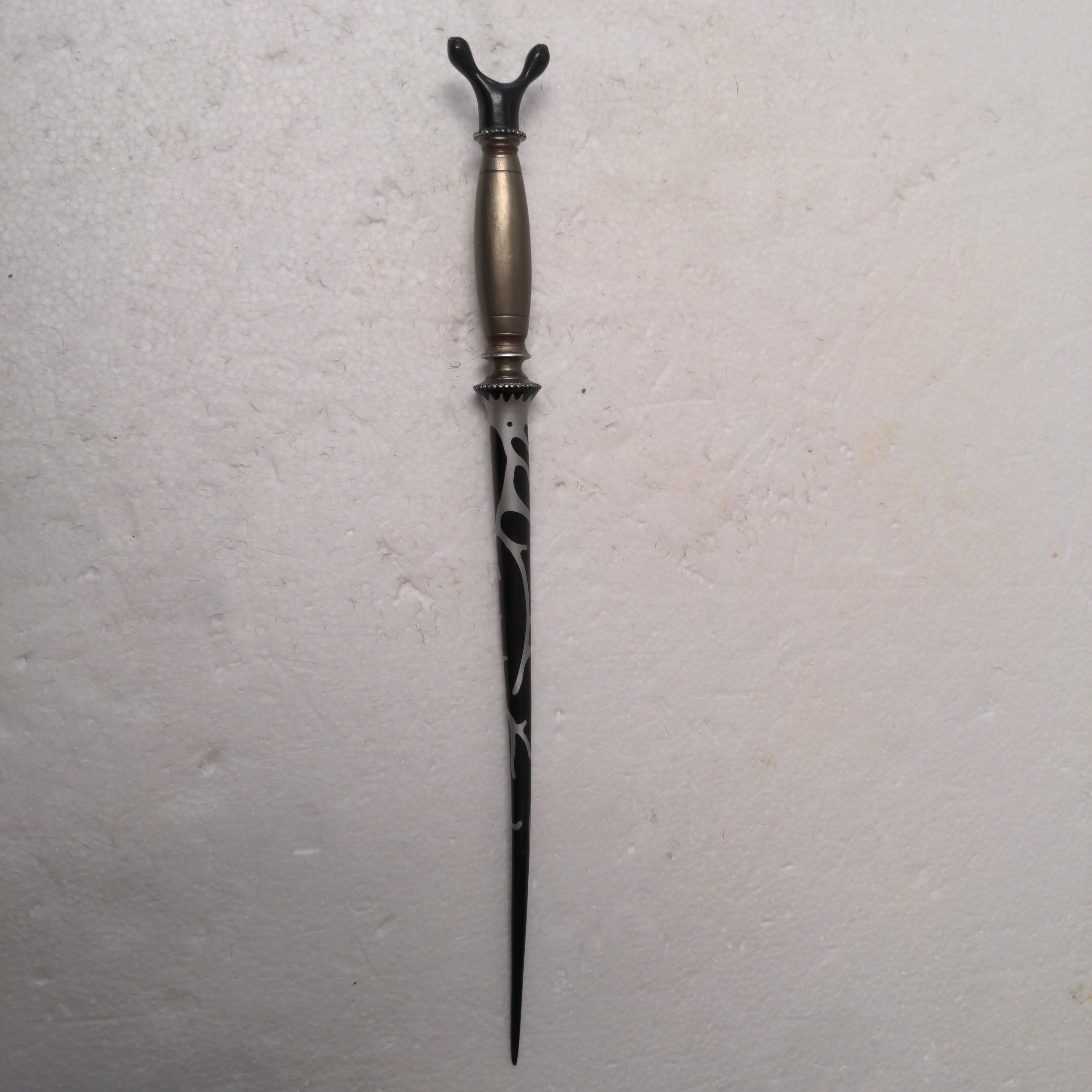 Authentic Universal Studios: The Wizarding World of Harry Potter – Professor Horace Slughorn Ollivanders Wand with Presentation Box